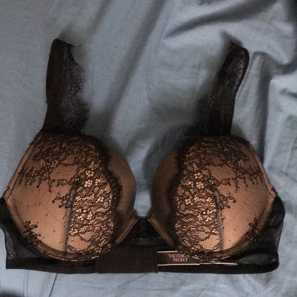 Black lace Victoria’s Secret push up bra